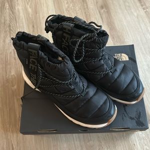 The North Face Thermoball Lace Up Luxe (11)